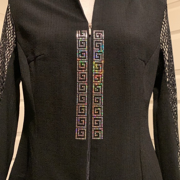 Women’s Blazer - Picture 4 of 16